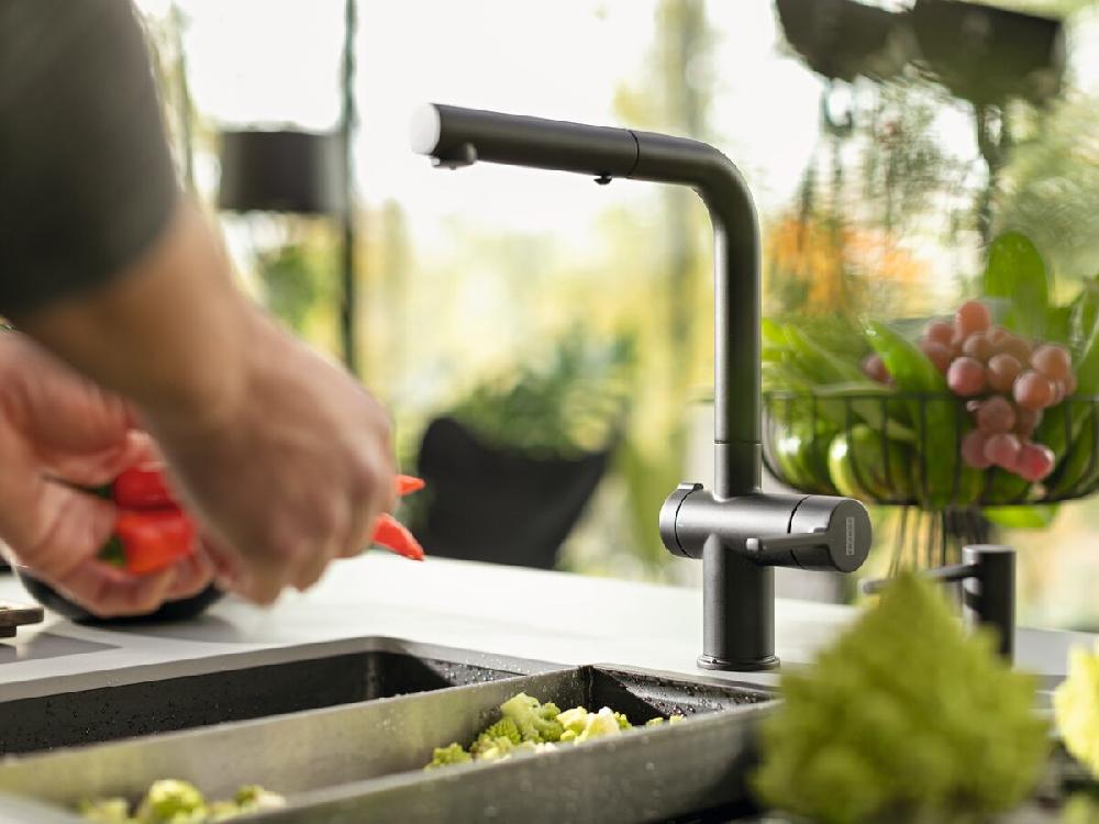 Reece Active Twist Pull Out Sink Mixer Kit Overflow Matte Black/Matte Black (5 Star) Lead Free