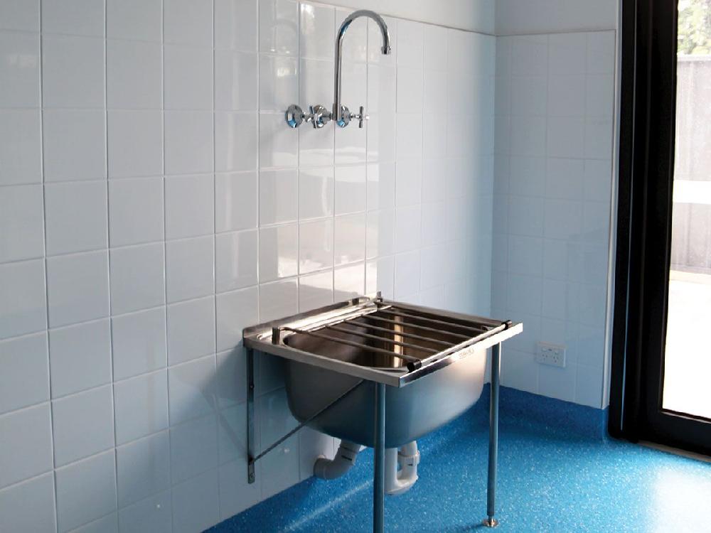 Reece Britex Cleaners Sink With Grate & Stainless Steel Legs