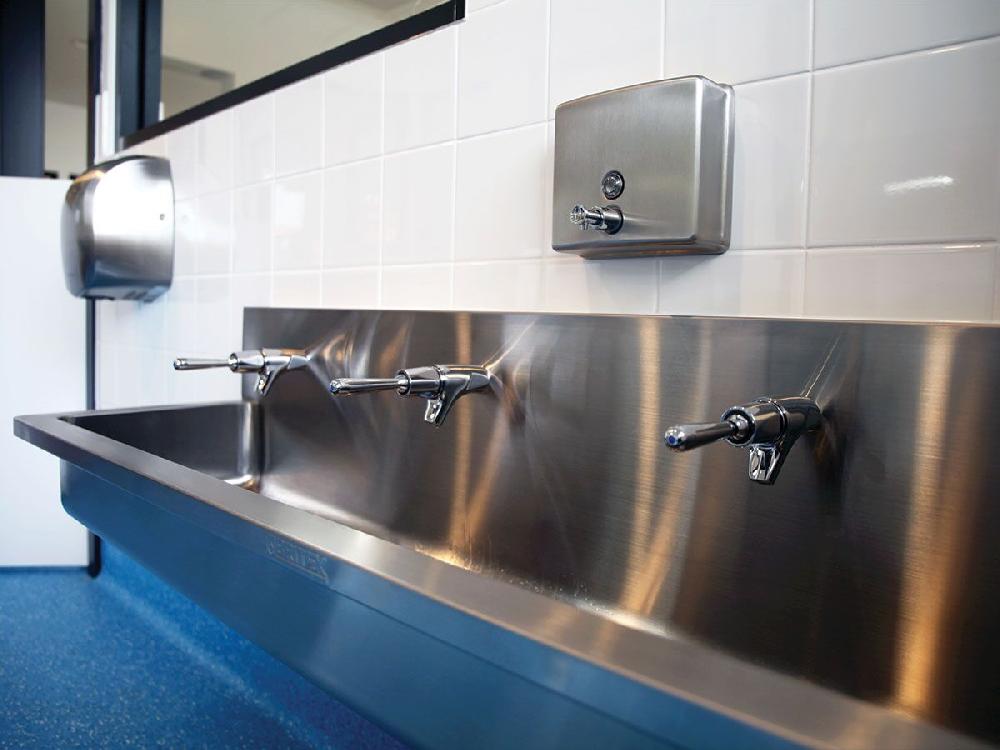 Reece Britex Trough PWD Complete With Brackets 1500mm