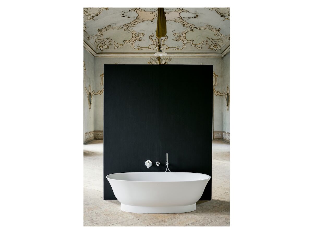 Reece LAUFEN The New Classic Freestanding Bath With Overflow 1900 X 900 Sentec White