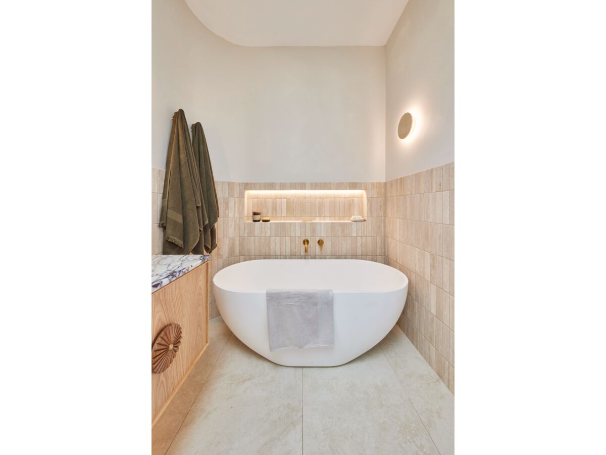 Reece Omvivo Villa Freestanding Bath 1500 X 700mm White Haven