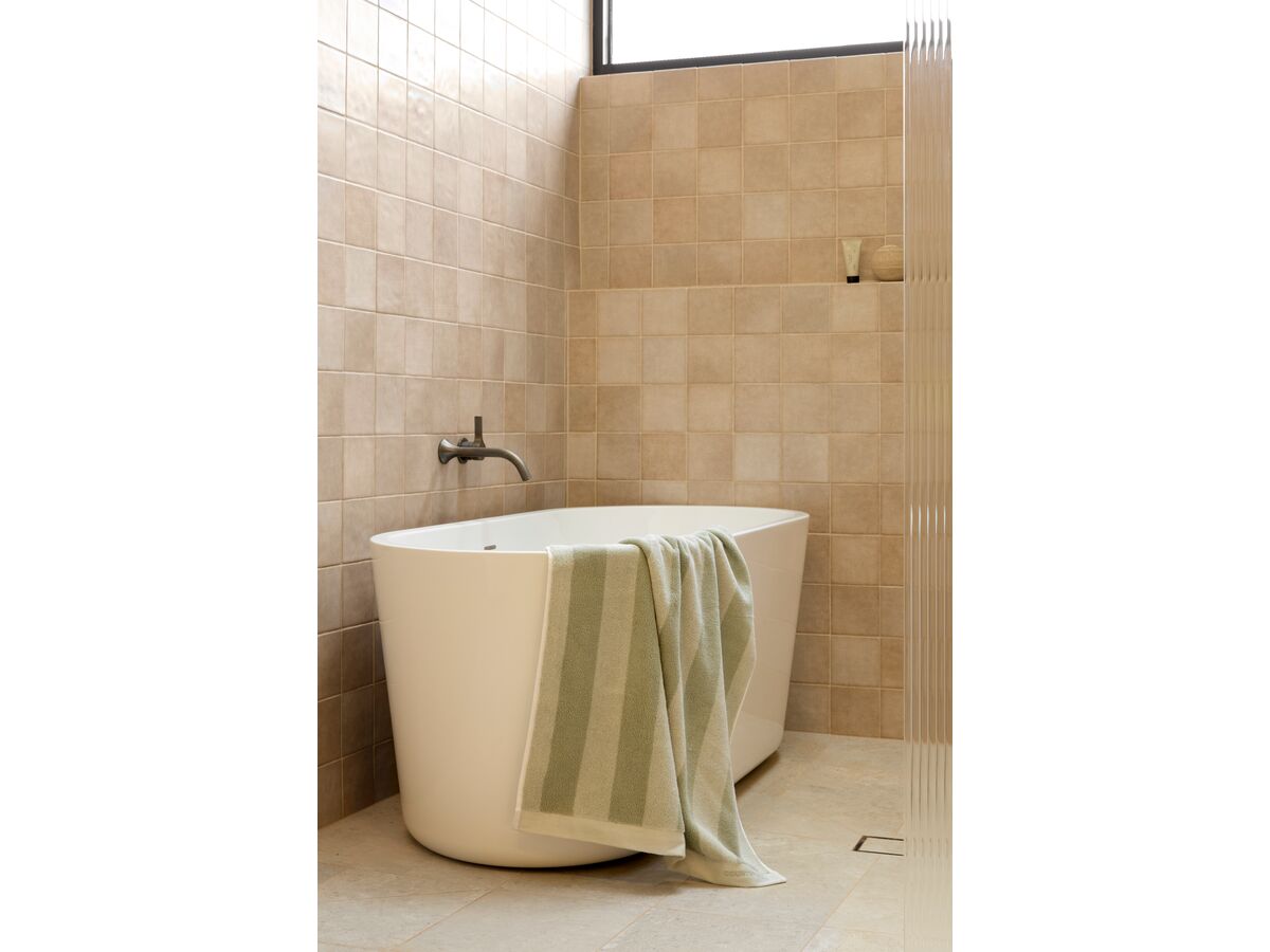 Reece Posh Solus Freestanding Bath With Overflow 1500 X 700 X 600mm White