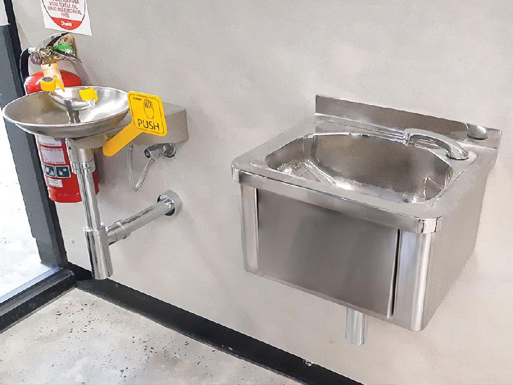 Reece Britex Knee Operated Basin