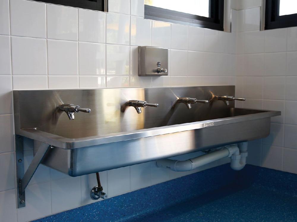 Reece Britex Trough PWD 900mm With Wall Brackets