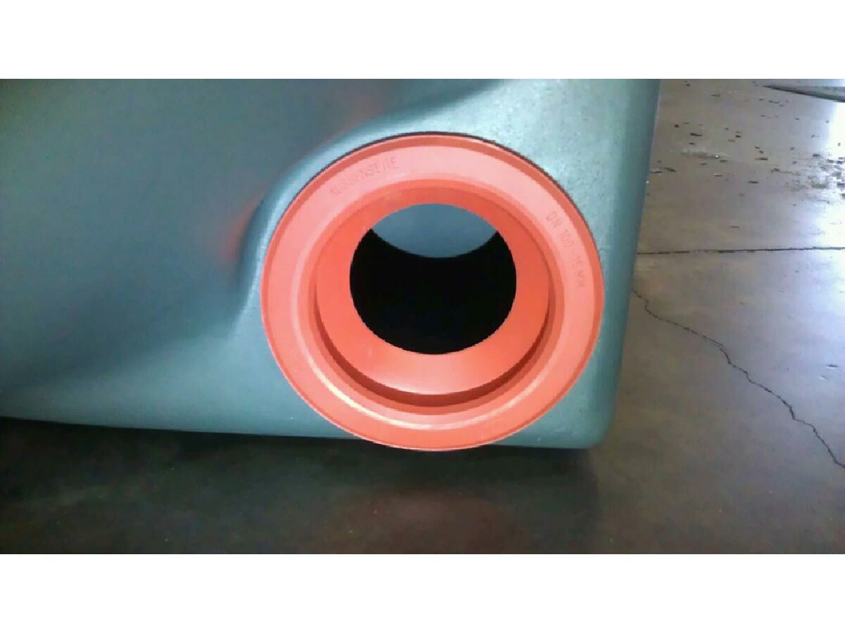 reece Graf Platin Interconnect Tank Seal Red